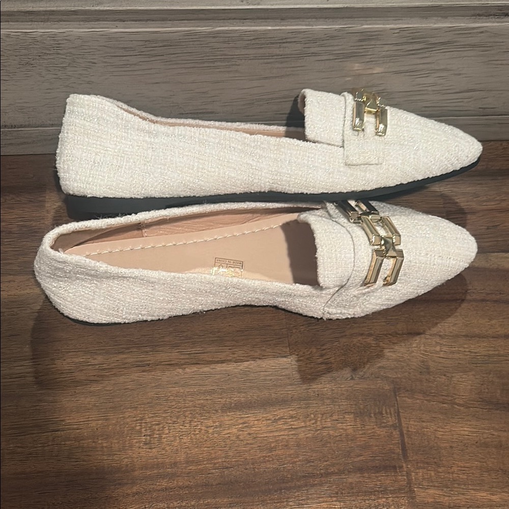 Elegant White Loafers with Gold Accent - Picture 2 of 3